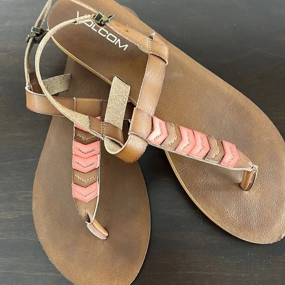 Volcom sandals - Picture 1 of 3
